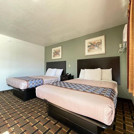 Budget Inn Ада Экстерьер фото