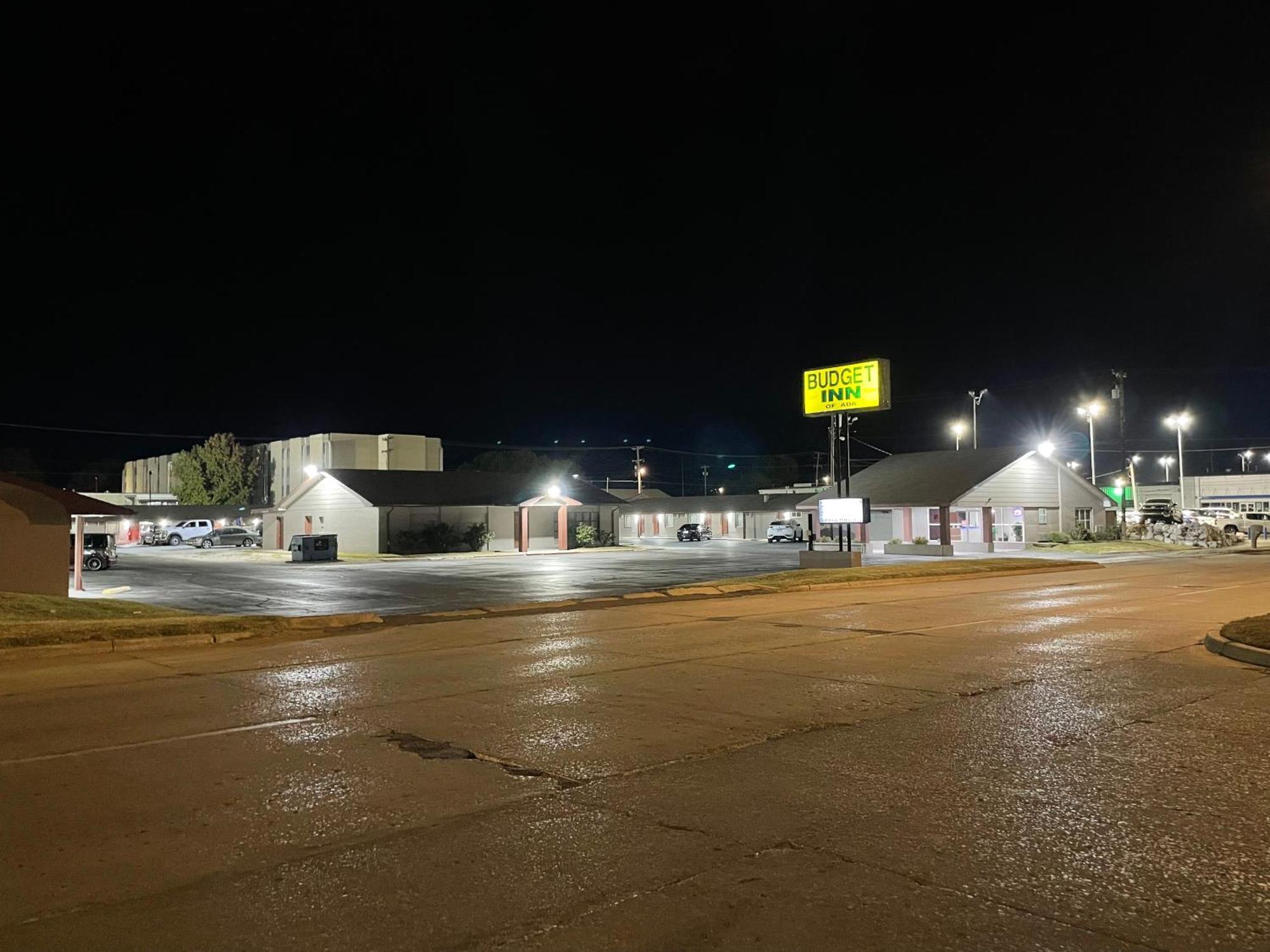 Budget Inn Ада Экстерьер фото