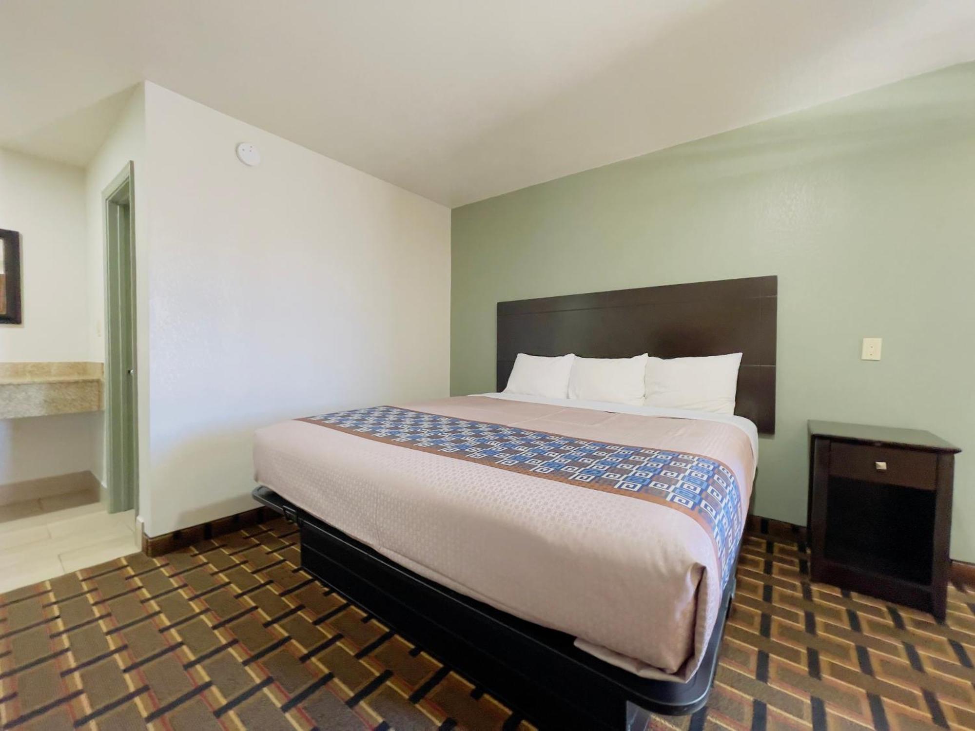 Budget Inn Ада Экстерьер фото
