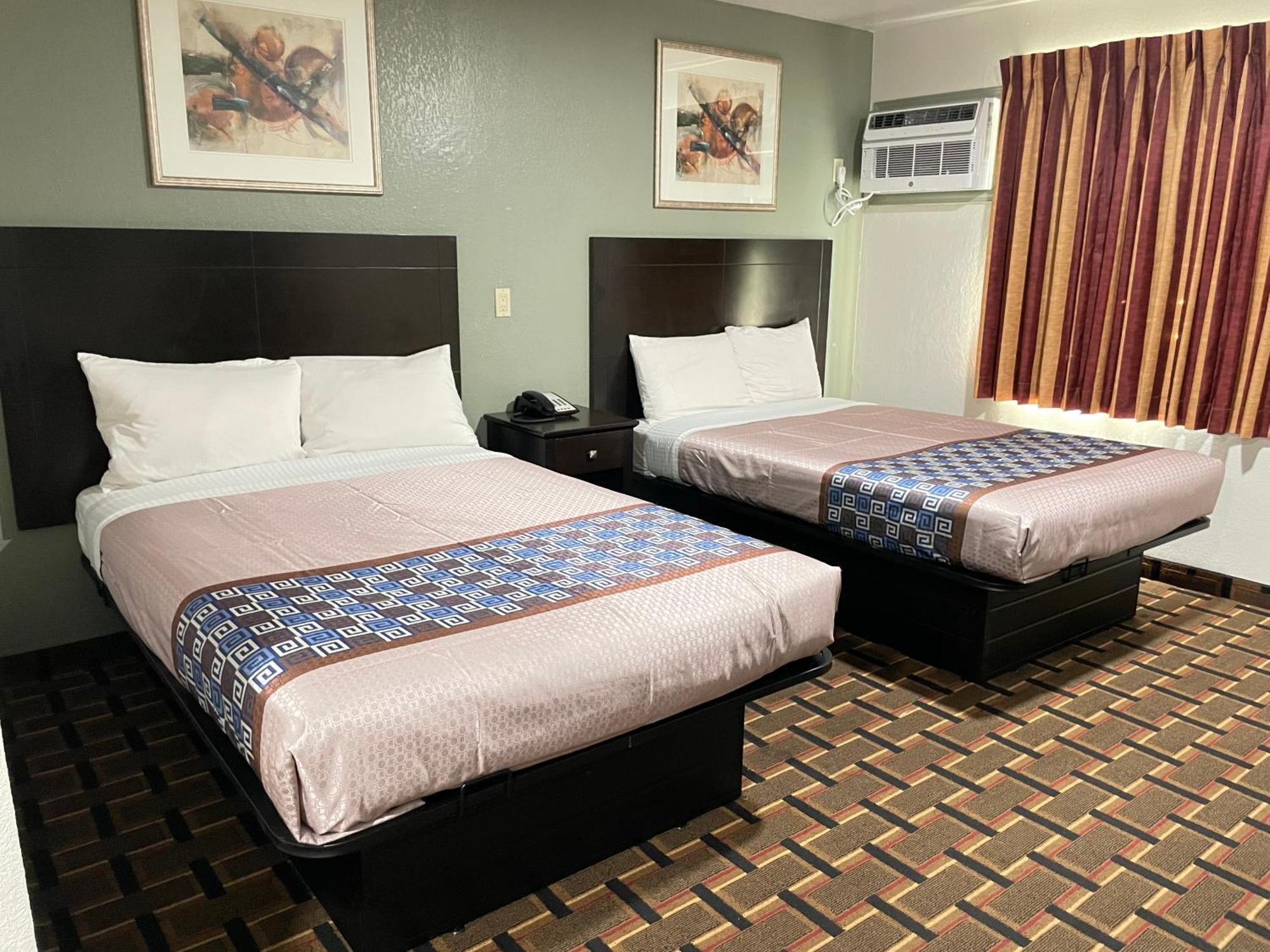 Budget Inn Ада Экстерьер фото